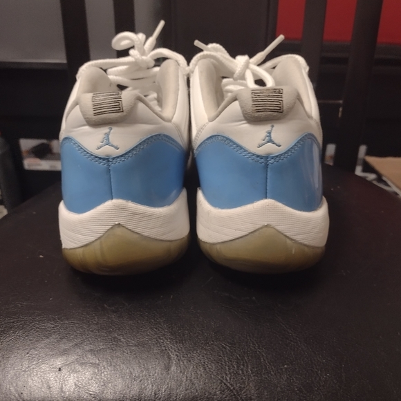 Jordan 11 Low UNC - Picture 4 of 6